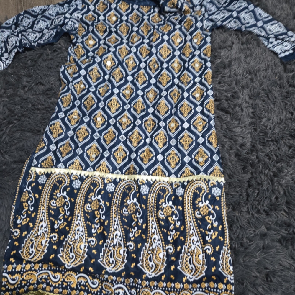 Elegant Black and Gold Patterned Dupta
